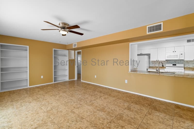 Sun City House: 9425 W Rolling Hills Dr
