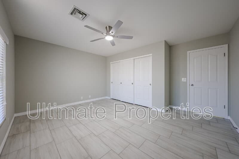 Peoria House: 8738 W Rockwood Dr