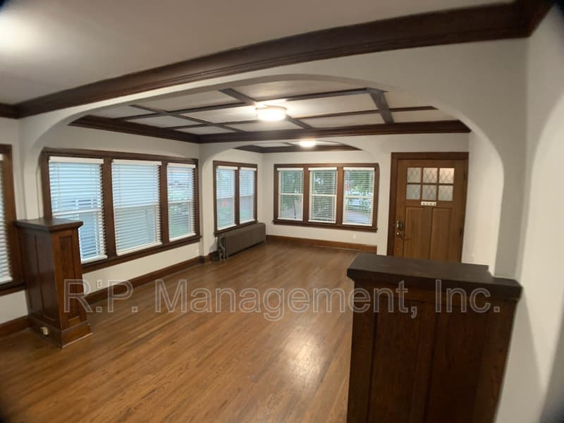 Saint Paul Condo: 1150 Central Ave W