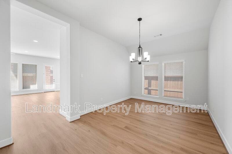 Mansfield House: 1822 Buckeye Lane
