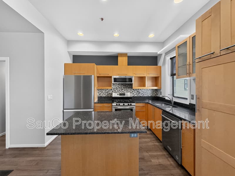 Portland Condo: 1420 Northwest 20th Avenue