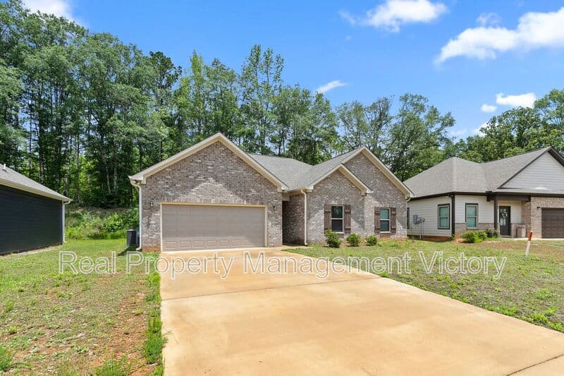 Clanton House: 275 Avalon Way