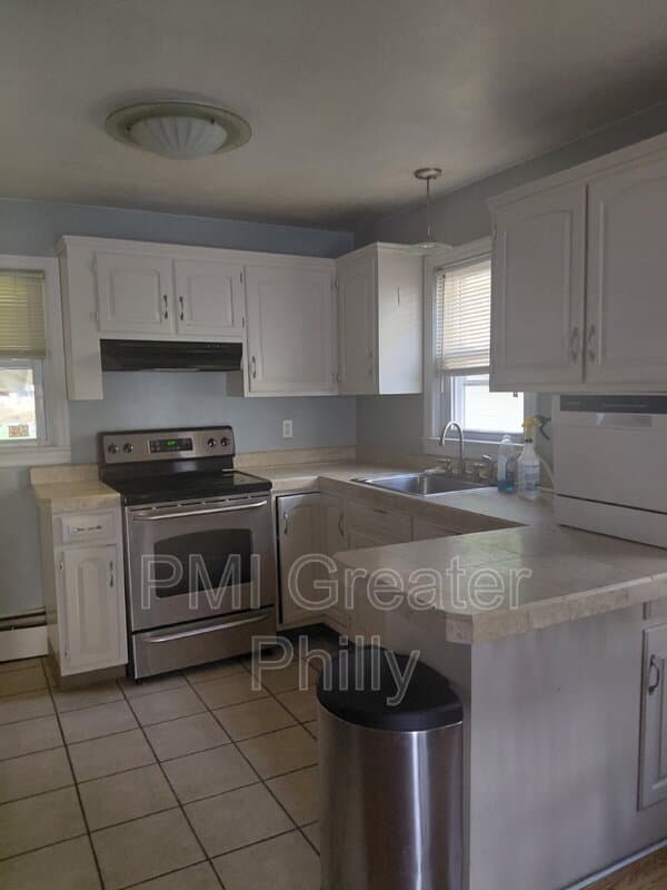 Bristol Townhome: 687 Mansion St