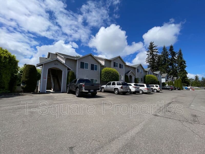 Everett House: 8830 3rd Ave SE