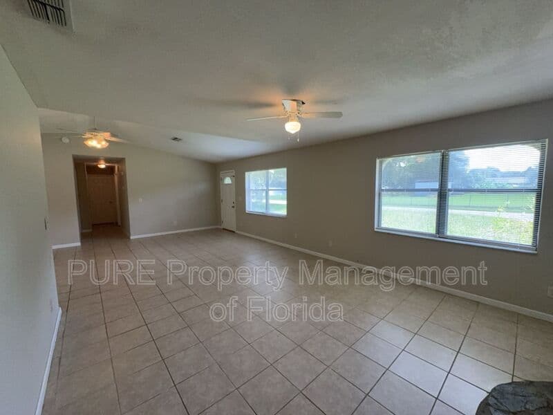 Summerfield House: 13606 SE 48th Court
