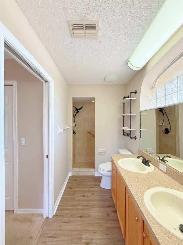 Weeki Wachee House: 10300 Noddy Tern Road