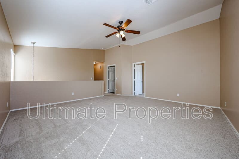 Surprise House: 11911 N 148th Ave