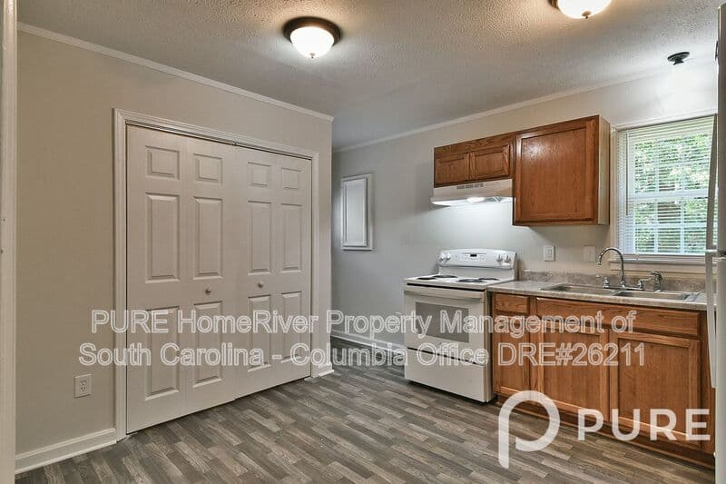 Columbia House: 1017 Rockymount Rd