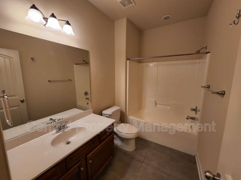 Simpsonville House: 265 Meadow Blossom Way