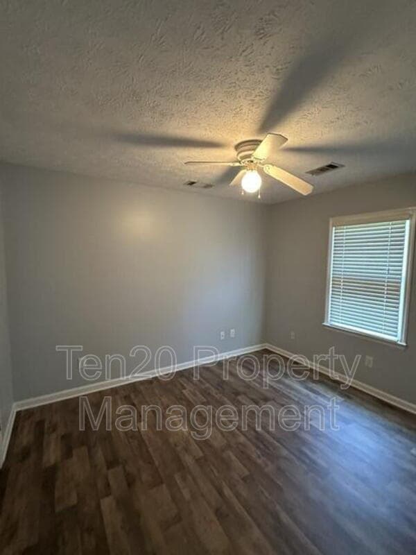 Columbus House: 7124 Vinings Court