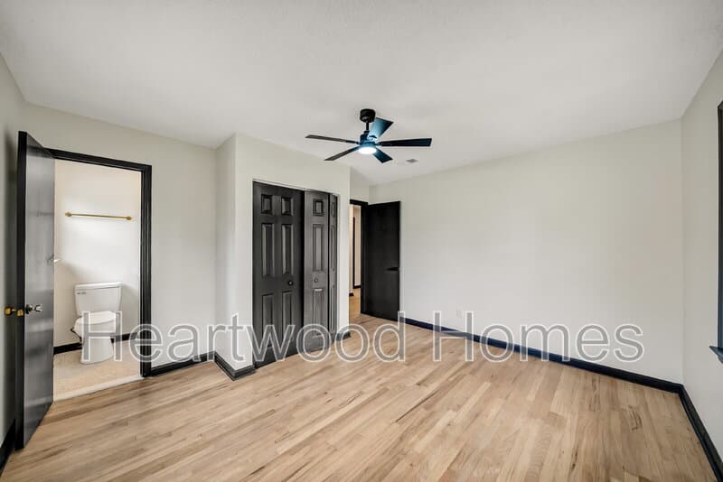 Columbia Condo: 1911 Cermack St