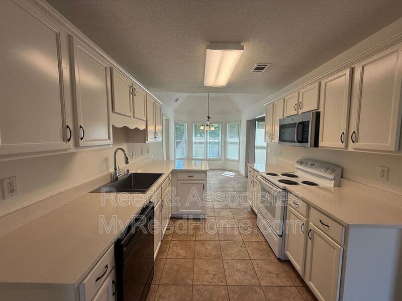 Memphis House: 6135 Maher Trail