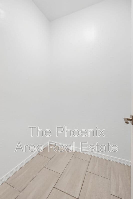 Maricopa House: 35786 W Santa Monica Ave