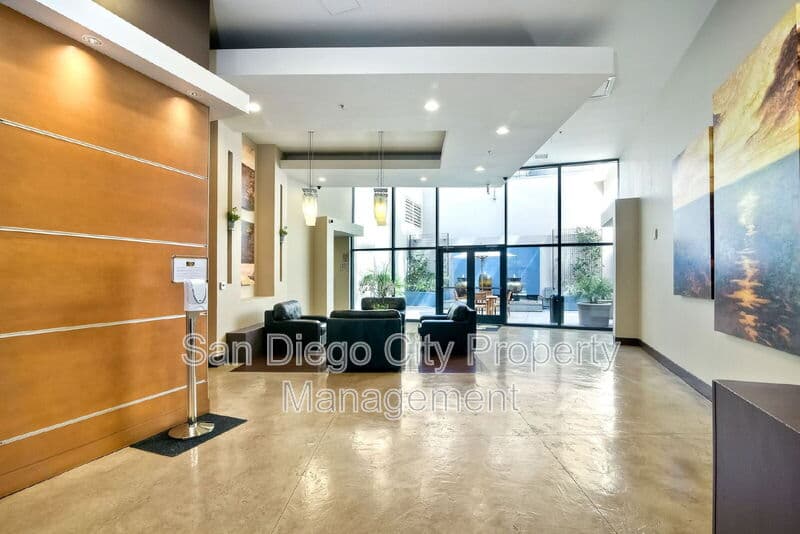 San Diego House: 530 K Street