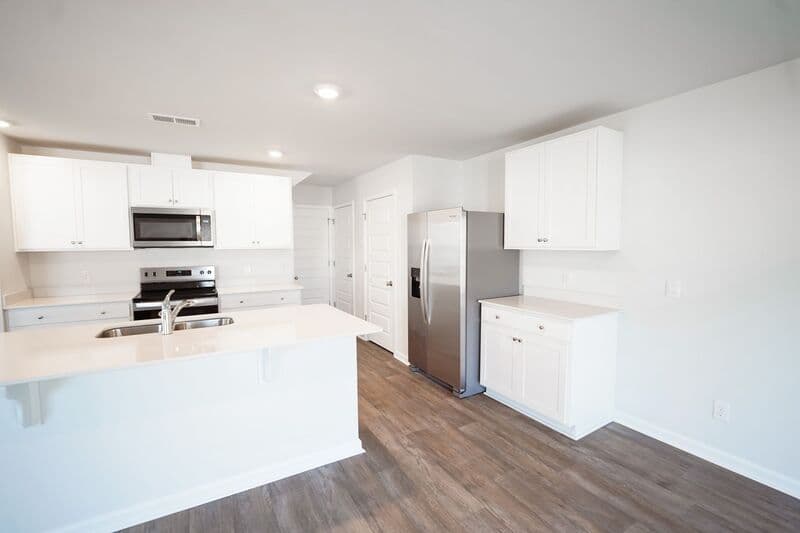 Savannah House: 112 Red Admiral Ln