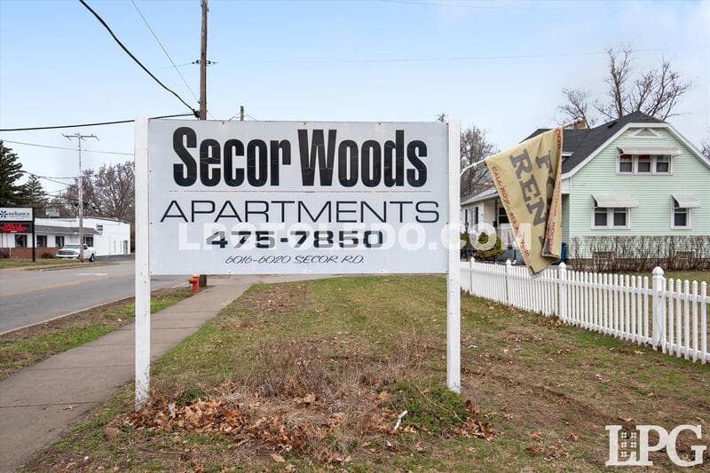 Toledo Apartment: 6016 Secor Rd