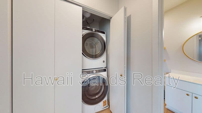 Kapolei House: 91-4099 Hikuono St