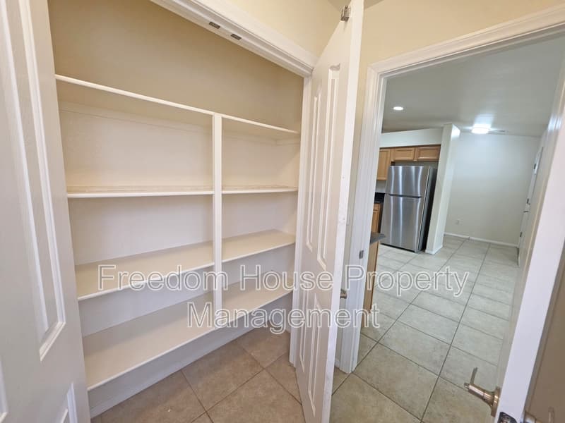 Pahrump House: 701 Mount Charleston Drive