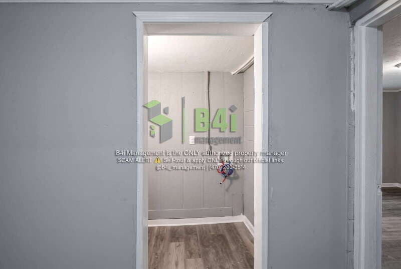 Thomaston House: 1205 Spring Street