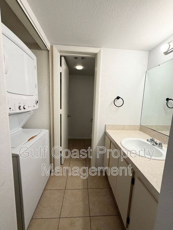 Port Charlotte Condo: 19505 Quesada Ave