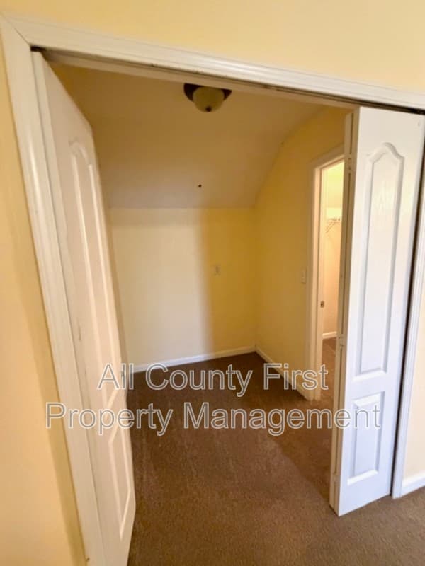 Lithonia House: 1368 Rogers Trce