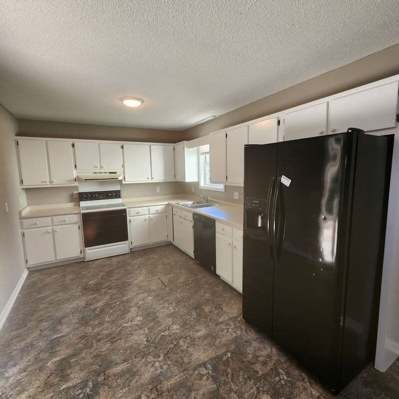 Taylors House: 24 Lee Way