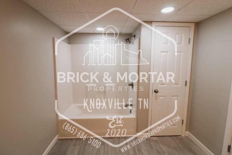 Maryville House: 1731 Lively Road