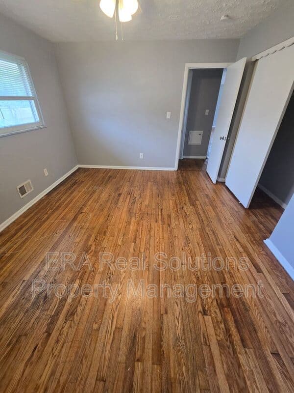 Columbus House: 1494 Selkirk Road