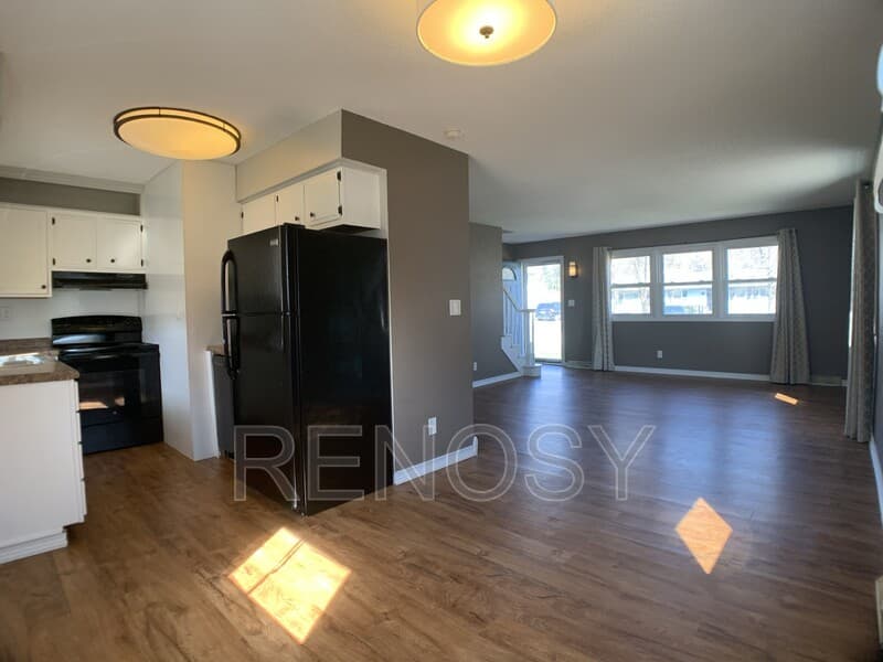 Des Moines House: 5172 NE 6th Ct