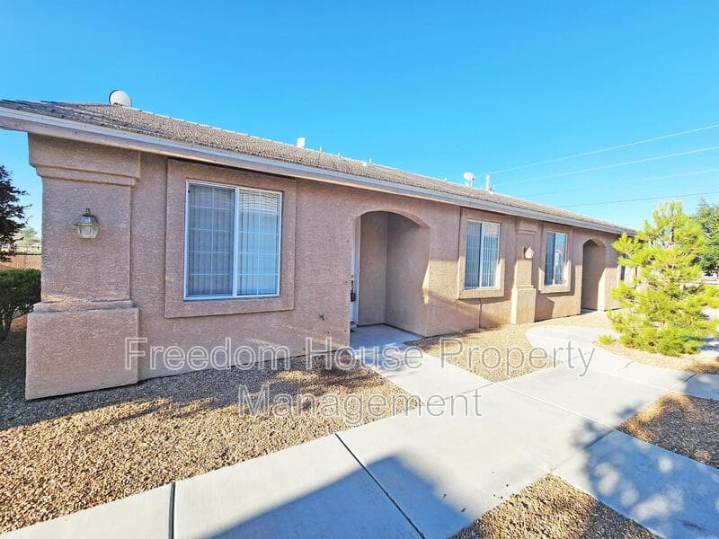 Pahrump Condo: 1120 Red Butte Street