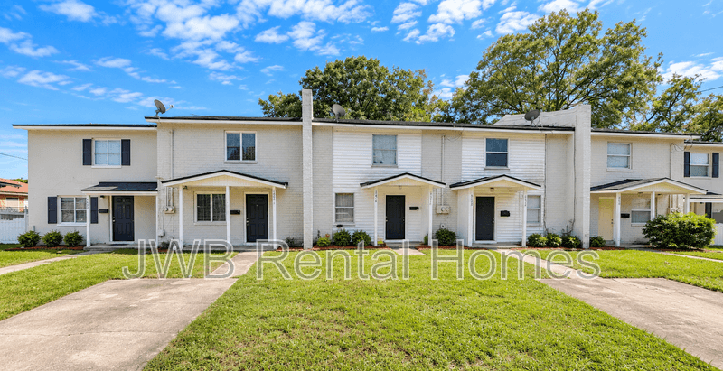 Jacksonville Townhome: 1834 Broadway Ave