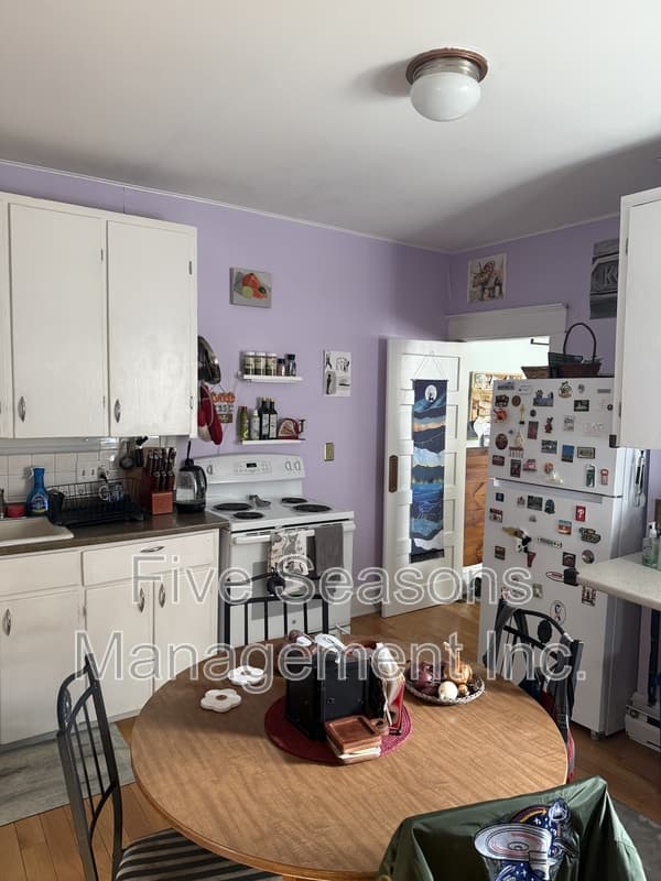 Burlington Condo: 212-214 King Street - 1
