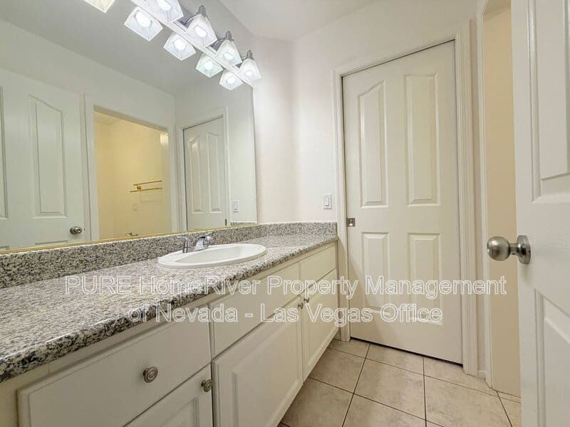 Las Vegas House: 2121 Stone Croft Street
