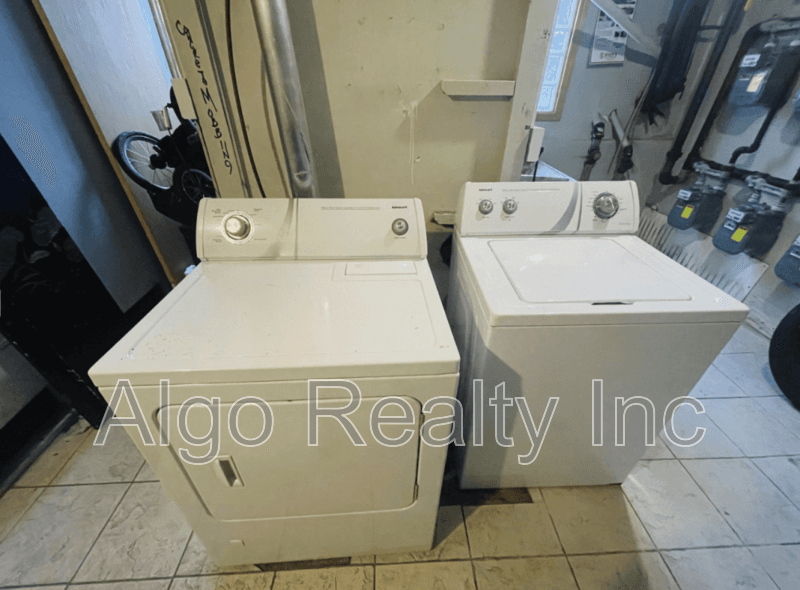 Minneapolis Condo: 2419 Plymouth Avenue North - 201