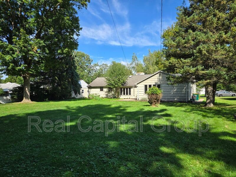 Williamsville House: 8401 Ericson Dr