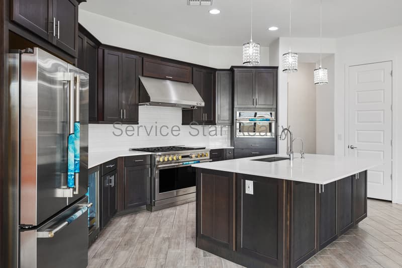 Laveen House: 4019 W Piedmont Rd