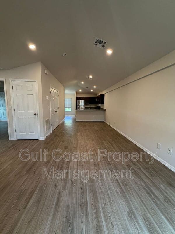 Englewood Condo: 10162 Tramore Ave