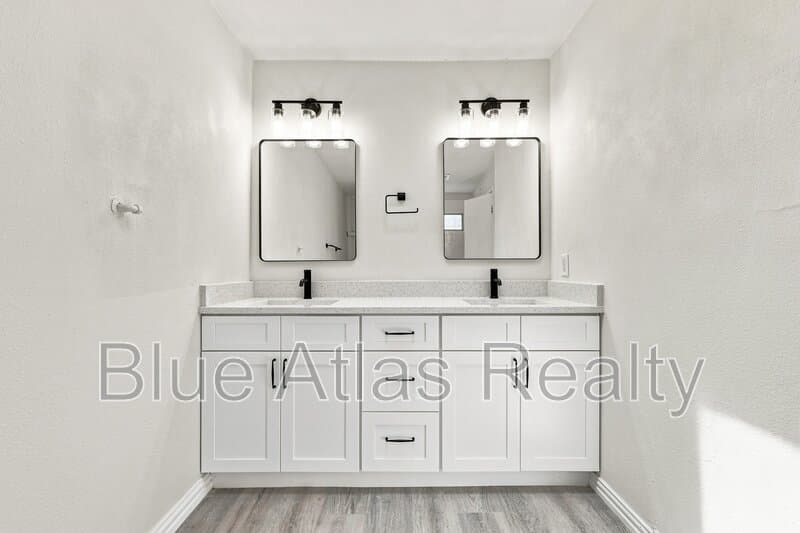 Dallas House: 6008 Golden Gate Drive