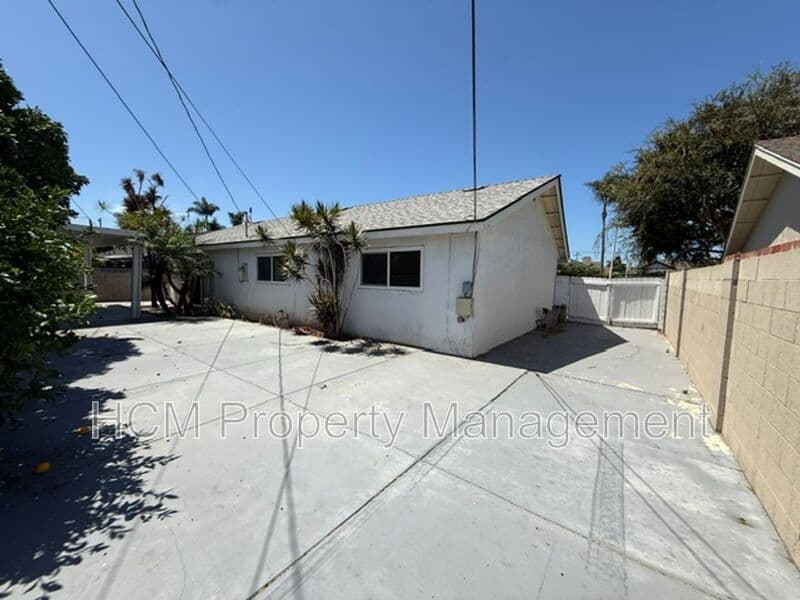 Huntington Beach House: 16402 Birdie Ln