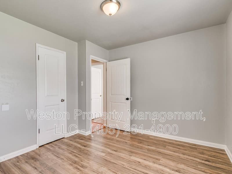Midwest City House: 109 East Myrtle Drive