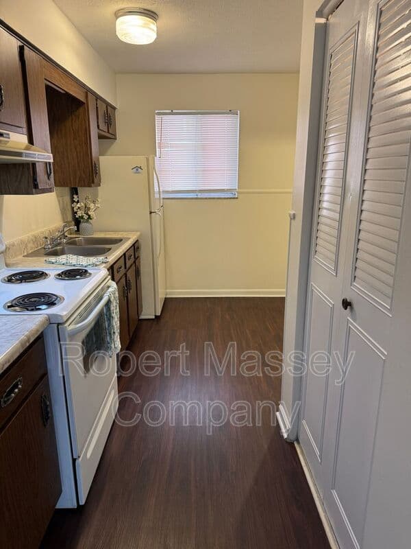 Louisville Condo: 2124 Cherokee Parkway