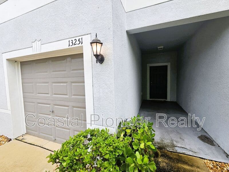 Riverview Townhome: 13251 Dupree Hills Pl