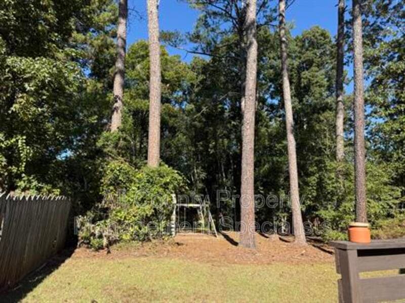 Lexington House: 145 Saddlebrooke Rd