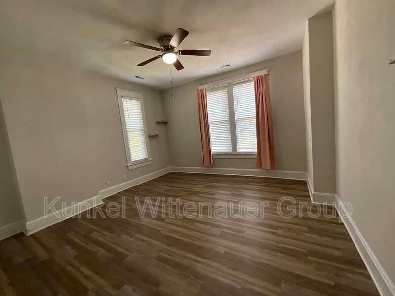 Belleville House: 7 Signal Hill Blvd