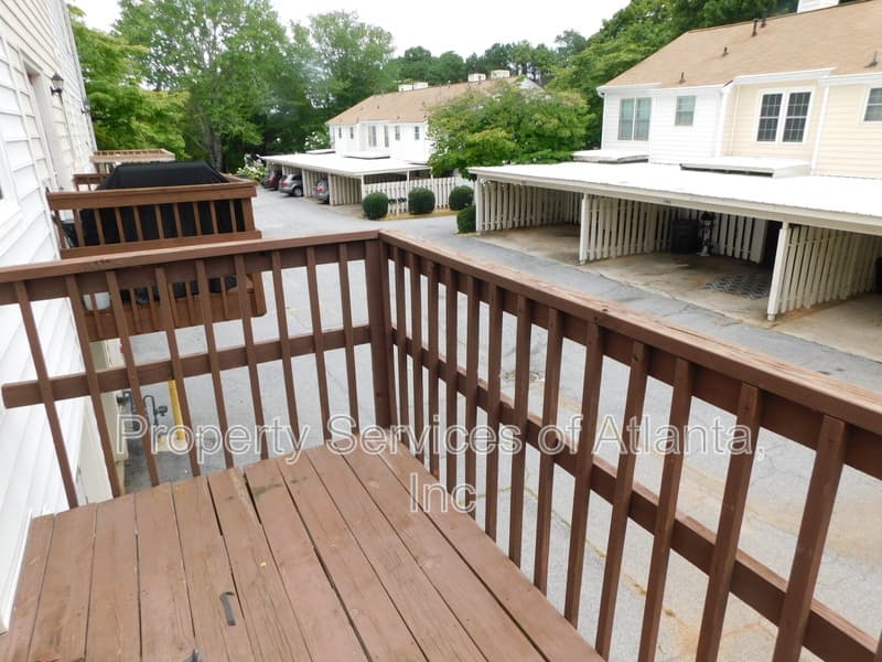 Roswell Townhome: 192 High Creek Dr