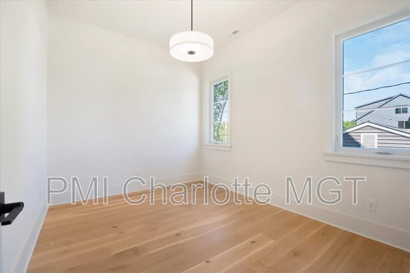 Charlotte House: 428 Dover Ave