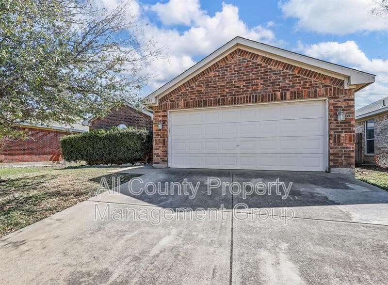 Fort Worth House: 4541 High Cotton Trail