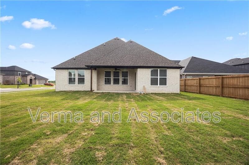 Centerton House: 1241 Mammoth St