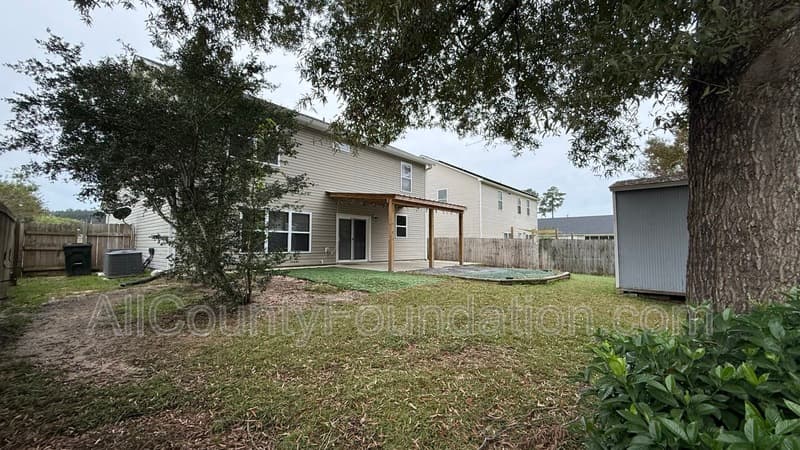 Summerville House: 221 Meadow Wood Rd.