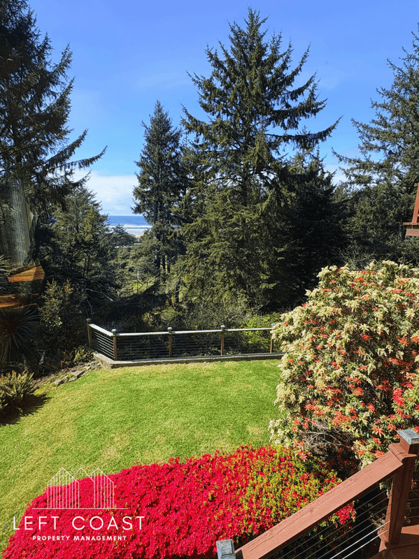 Waldport House: 7205 Southwest Burl Drive